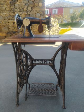 Máquina de coser Singer antigua