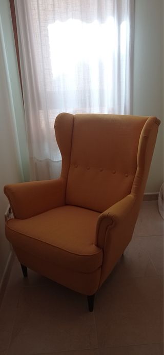 Sillón orejero Skiftebo amarillo Ikea