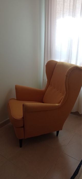 Sillón orejero Skiftebo amarillo Ikea