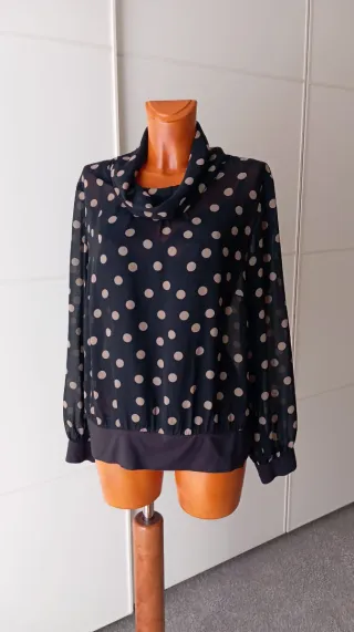 Blusa negra lunares beige