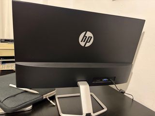 Monitor HP 24f Negro y Plateado
