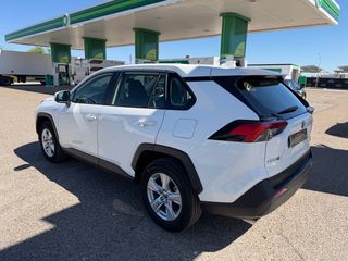 TOYOTA RAV4 2.5l 220H Business 4WD 5P