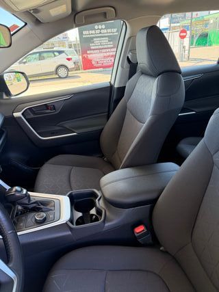 TOYOTA RAV4 2.5l 220H Business 4WD 5P