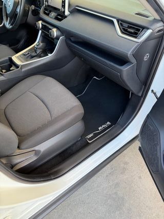 TOYOTA RAV4 2.5l 220H Business 4WD 5P