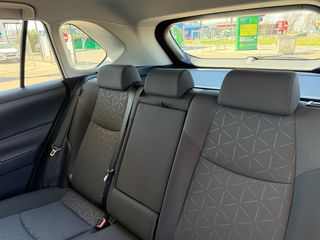 TOYOTA RAV4 2.5l 220H Business 4WD 5P