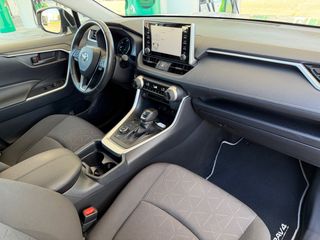 TOYOTA RAV4 2.5l 220H Business 4WD 5P