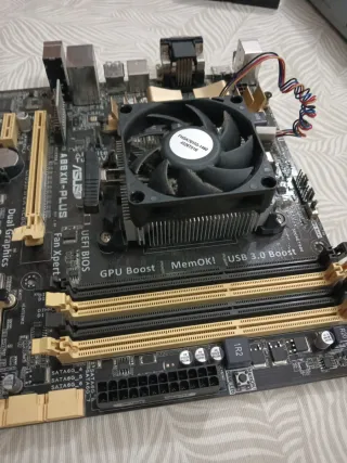 Placa ASUS A88XM-PLUS con procesador AMD serie A