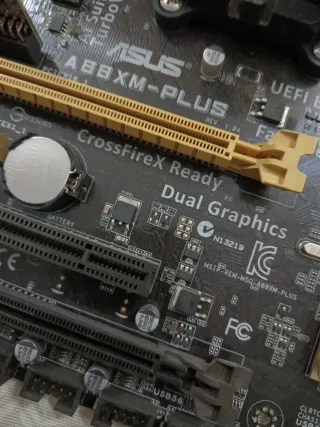 Placa ASUS A88XM-PLUS con procesador AMD serie A