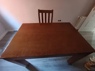 Mesa Extensible Madera Maciza de Castaño+4 Sillas.