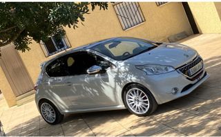 Peugeot 208 2014