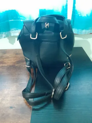 Zainetto nero con catena