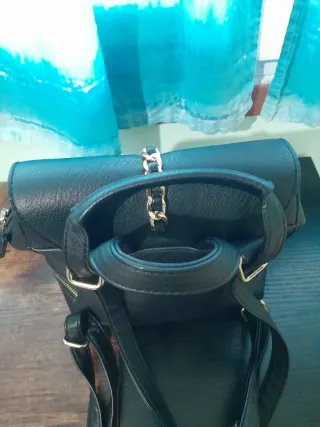 Zainetto nero con catena