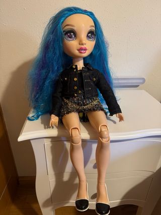 Muñeca niña Rainbow grande