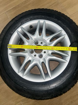 Llanta y neumático nuevos 195/65 R15