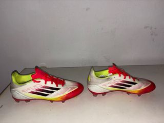 Botas de fútbol Adidas F50 Rojas y Blancas