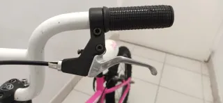 Bici 16" Monty rosa – perfecta para aprender.