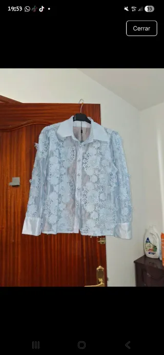 Camisa de encaje azul nueva con etiqueta