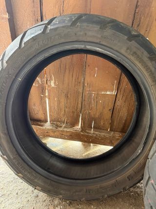 Pareja neumaticos estreno  honda xadv 750