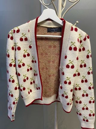 Conjunto Jersey y Chaqueta Cherry Primark Talla S