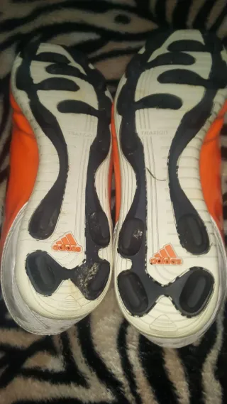 Zapatillas de fútbol Naranja y Negro