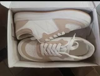 Zapatillas underground beige y blancas