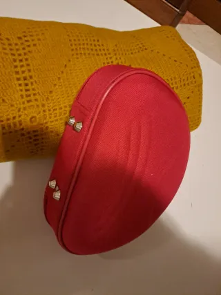 Beautycase semirigido rosso nuovo