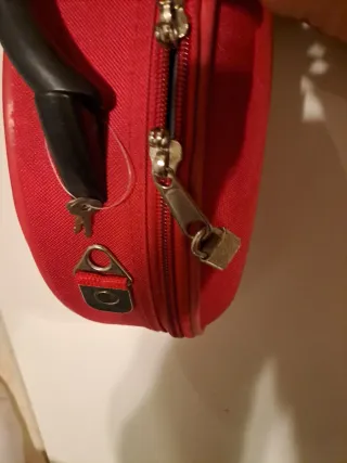 Beautycase semirigido rosso nuovo