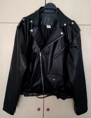 Chaqueta Rocker/Motera Estilo Cuero Negra