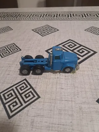 Camión Guisval antiguo azul