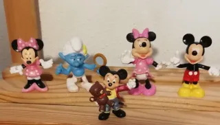 Muñecos Mickey, Minnie y Pitufos