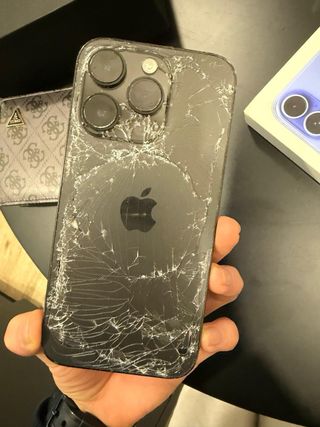 iPhone 16 Azul y 14 pro