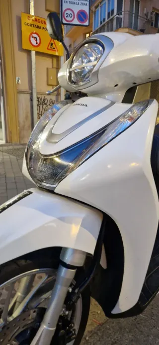 Honda SH Mode 125cc Scooter /Blanco perlado