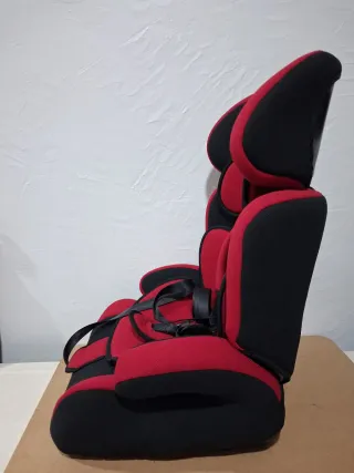 Silla de coche TecTake roja y negra