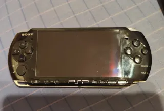 PSP Sony Negra + 10 Juegos