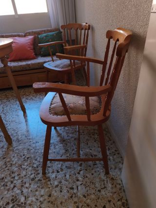 4 Sillas de Comedor de Madera