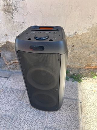Altavoz de fiesta negro y morado