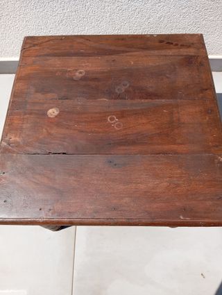 Mesita cuadrada madera maciza a restaurar