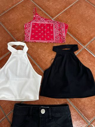Lote Falda Vaquera Negra y 3 Tops Talla S