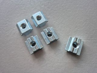 Dadi Chiocciola M8 per Profilati Alluminio