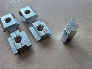 Dadi Chiocciola M8 per Profilati Alluminio