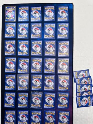 Lotto carte Pokemon vintage e latta Dialga