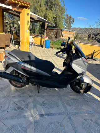 Suzuki Burgman 125 Plata