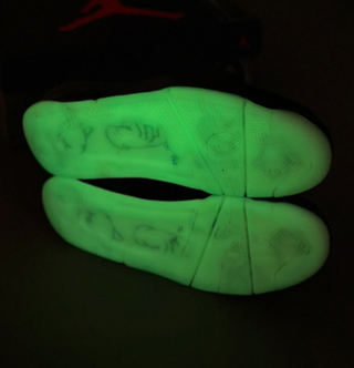 Air Jordan 4 Retro Kaws Gris Suela Con Luz