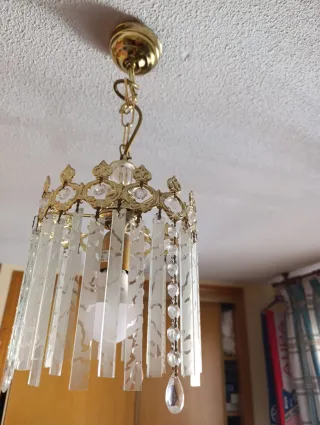 Lámpara colgante cristal y metal dorado