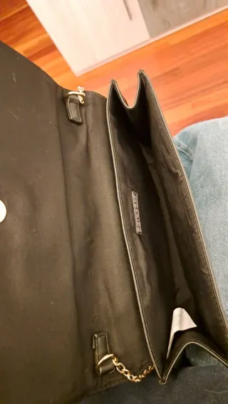 Bolso de fiesta negro y dorado