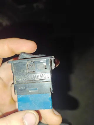 Motor y botón intermitente Mitsubishi pajero