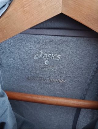 Chaqueta Asics