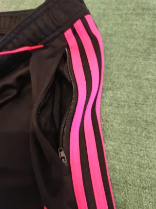 Pantalón chándal Adidas negro y rosa