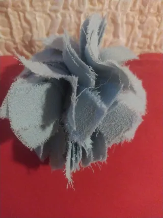 Spilla fiore tessuto blu