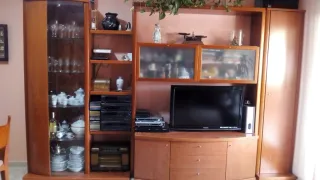 Mesa cristal y 6 sillas madera , regalo mueble .